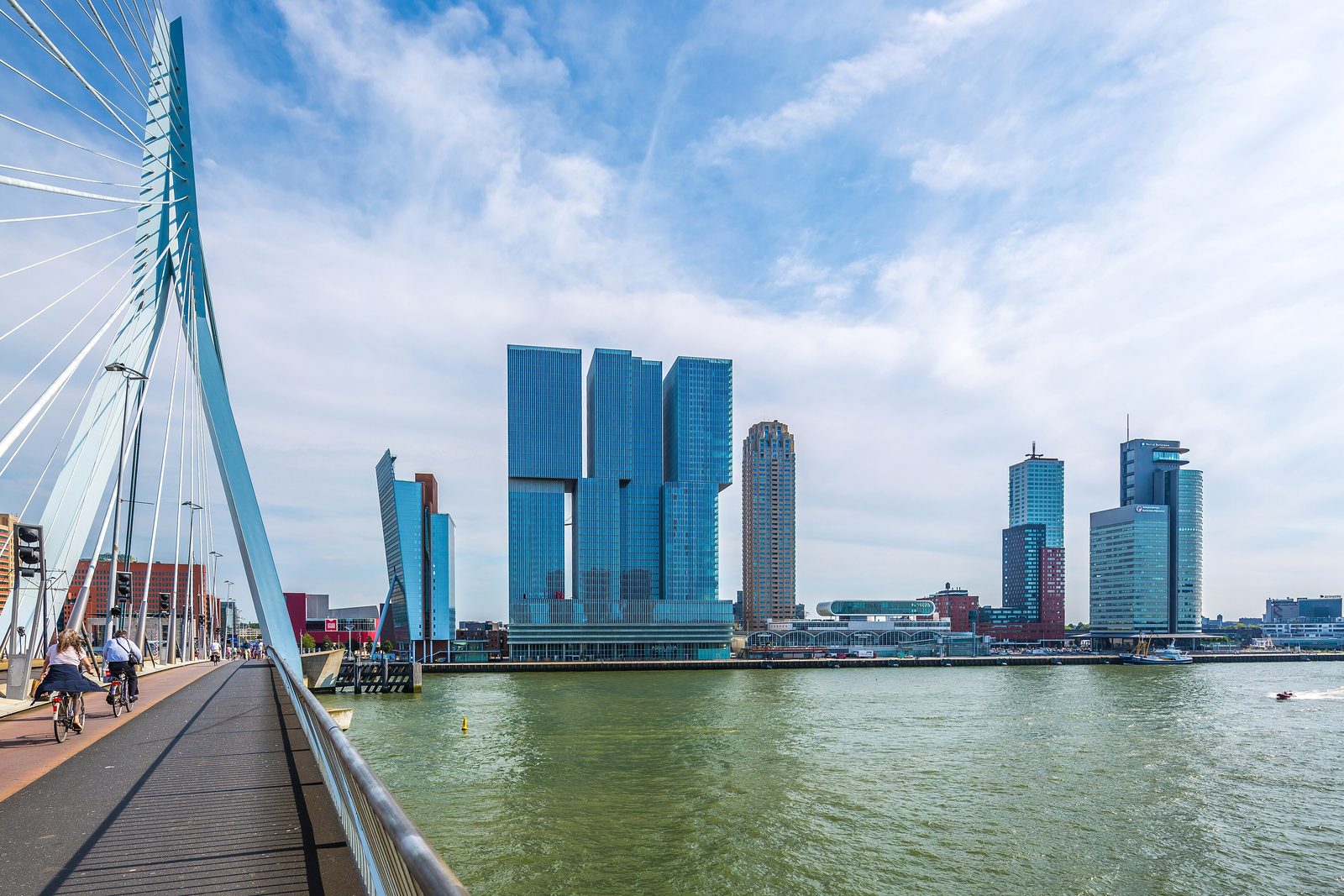 Most Erasmus i tornjevi De Rotterdam na Wilhelminapieru u Rotterdamu